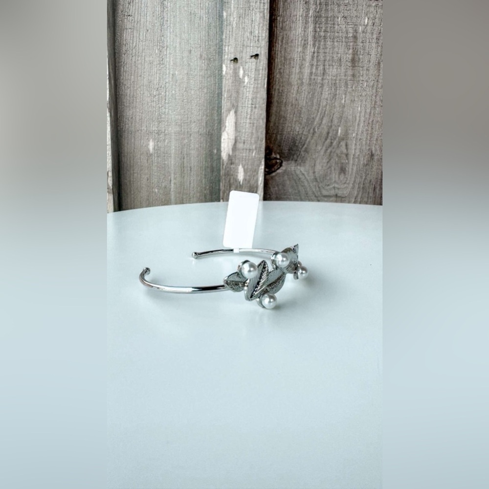 Rhodium Everyday Wear Leaf Shape Metal Cuff Bracelet With Pearl - Picture 2 of 4